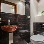 Hamilton - Atlantis Hotel