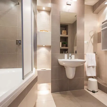 Hamilton - Atlantis 4* Krakow