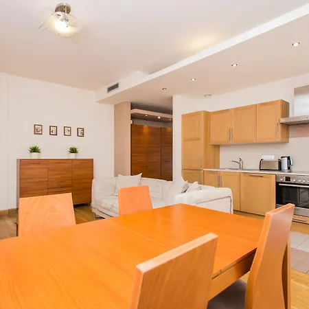 Hamilton - Atlantis 4* Krakow