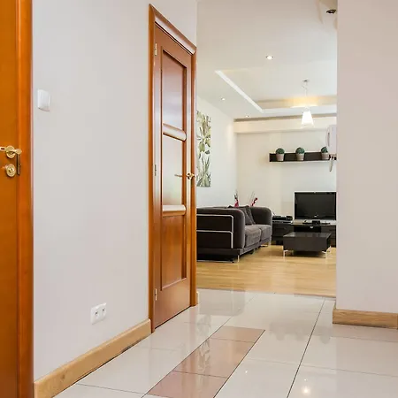 Hamilton - Atlantis Hotel Krakow