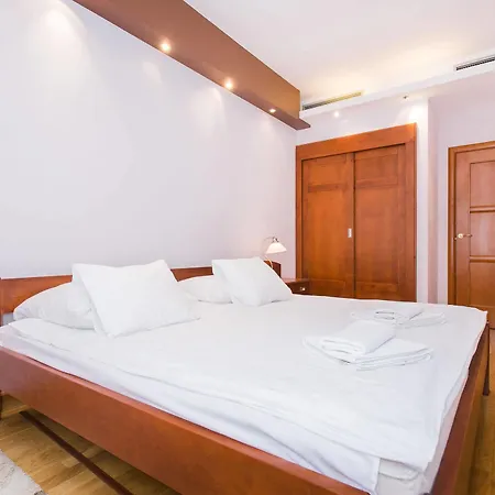 Hamilton - Atlantis Hotel 4*