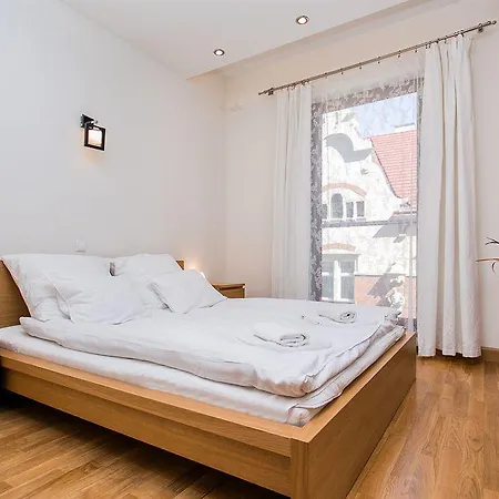 Hamilton - Atlantis Hotel 4*