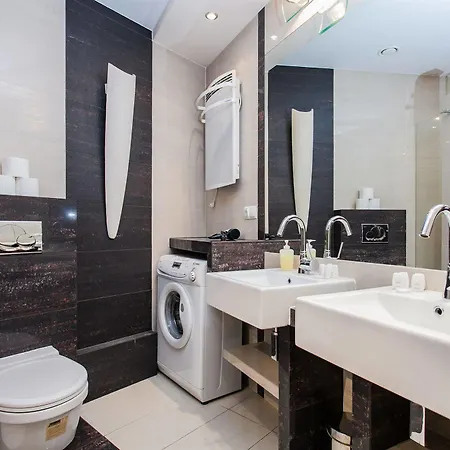 Hamilton - Atlantis Hotel